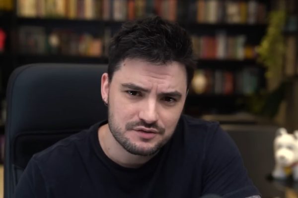 Felipe Neto diz que elite econômica teme “pobre acordado”