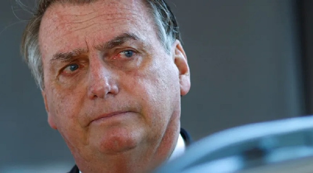 ex-presidente Jair Bolsonaro (PL) com expressão triste, em close