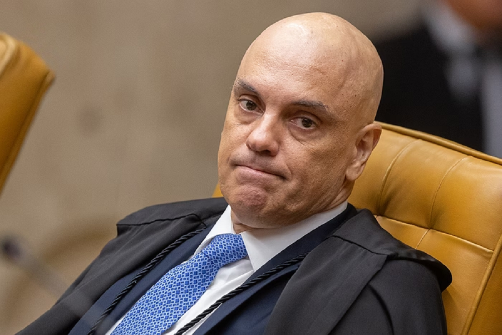 O ministro Alexandre de Moraes, do Supremo Tribunal Federal (STF), com expressão de conformado