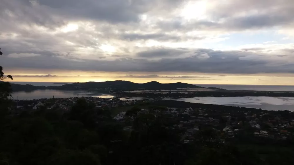 Amanhecer no mirante do Morro da Lagoa da Conceição