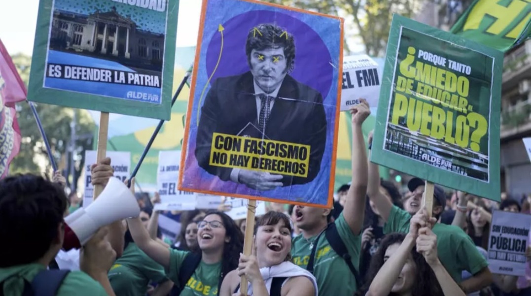 Manifestação contra Javier Milei na Argentina 