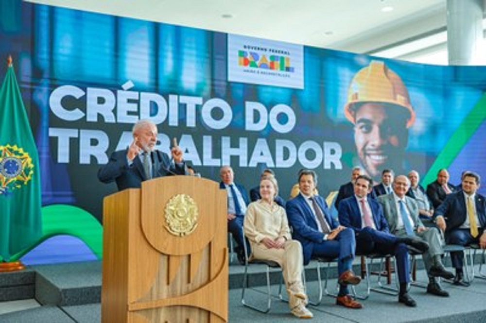Presidente Lula (PT) discursando no lançamento do Crédito do Trabalhador