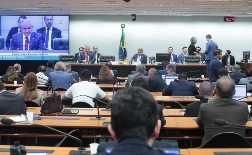 Comissão de Orçamento reunida nesta quinta-feira (20)