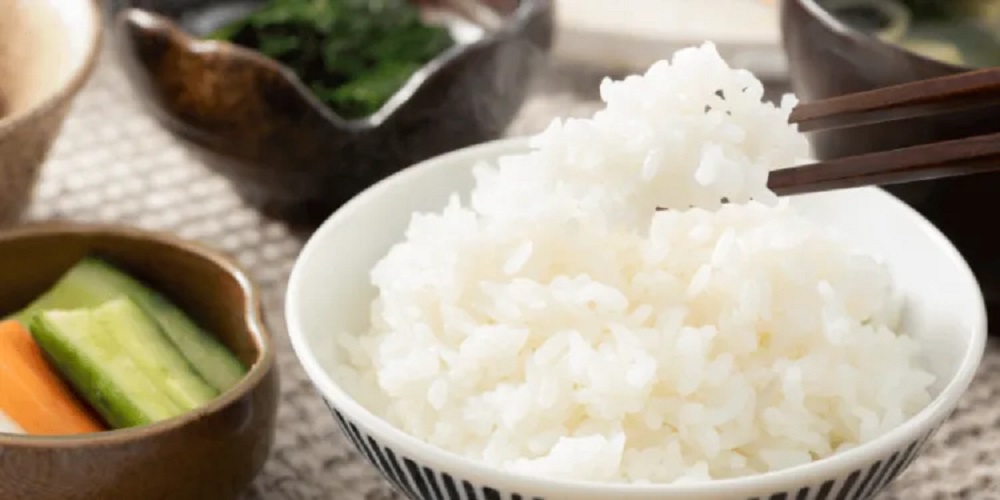 Pote com arroz cozido