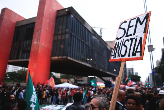 Manifestação contra a anistia perto do MASP