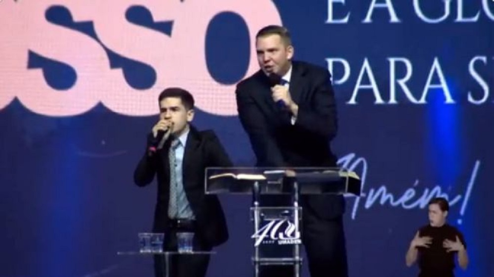 O pastor norte-americano David Eldridge em pregação