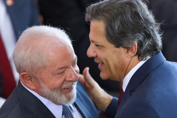 Efeito Lula: Governo tem superávit de quase R$ 20 bi em 12 meses