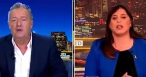 O jornalista britânico Piers Morgan e a embaixadora de Israel no Reino Unido, Tzipi Hotovely, falando para a câmera