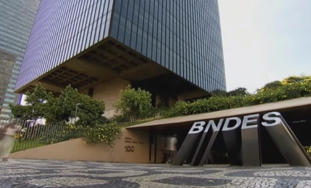 Fachada de prédio do BNDES
