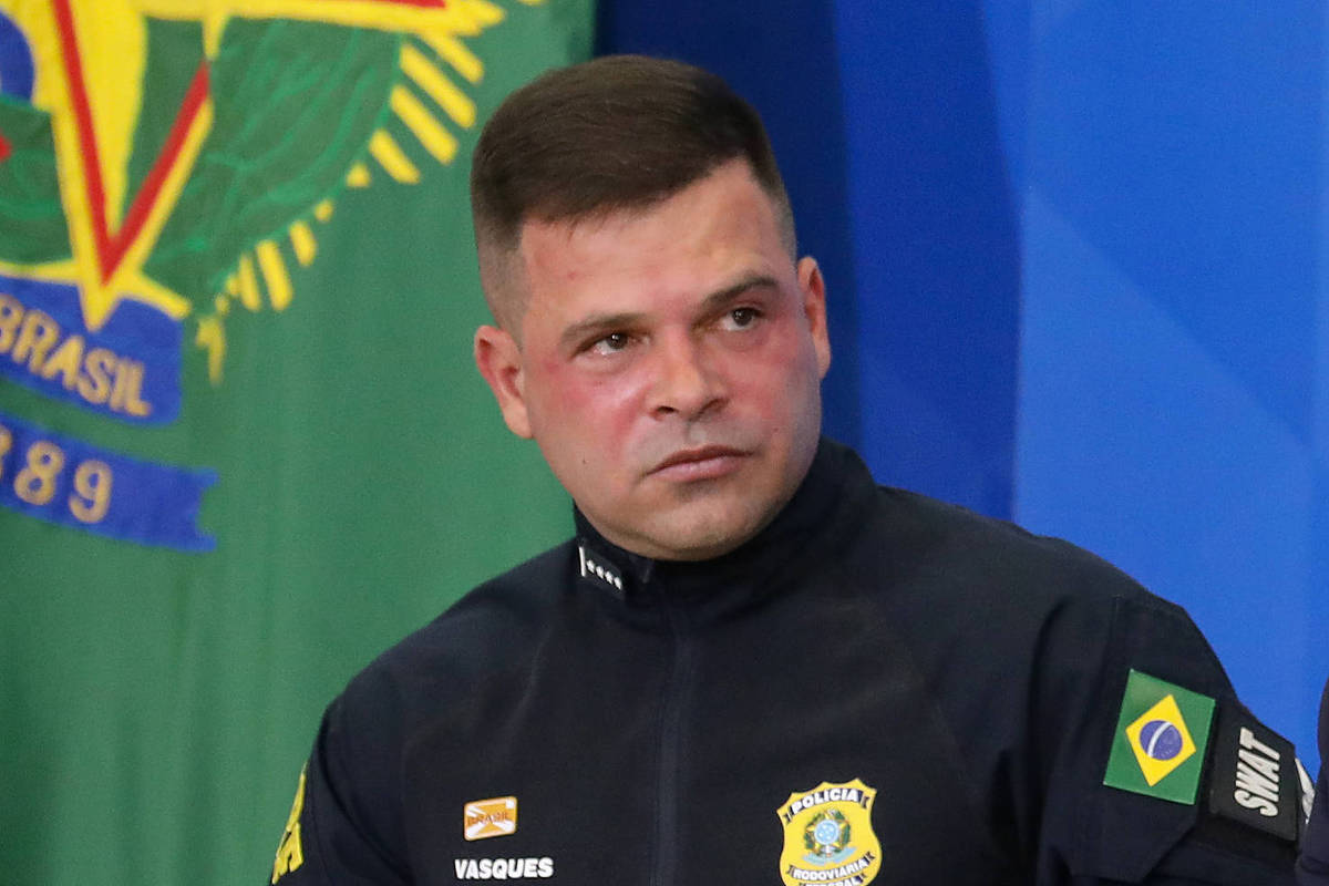 Silvinei Vasques, ex-diretor-geral da PRF, sério, olhando para o lado
