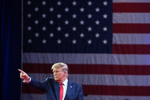 Efeito Trump: orgulho de ser americano cai ao pior nível na história