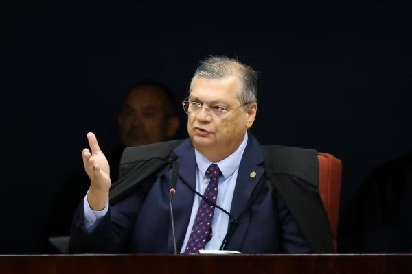 Crise entre Congresso e Lula tem origem na investigação de Dino sobre emendas Pix; entenda