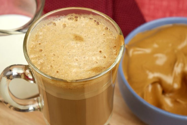 Capuccino cremoso feito em casa: como preparar a receita perfeita que economiza e aquece o coração