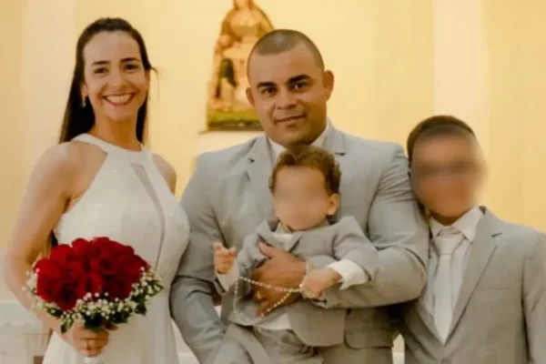 Adolescente que matou família preparou mochila para fugir e pegou celular dos pais