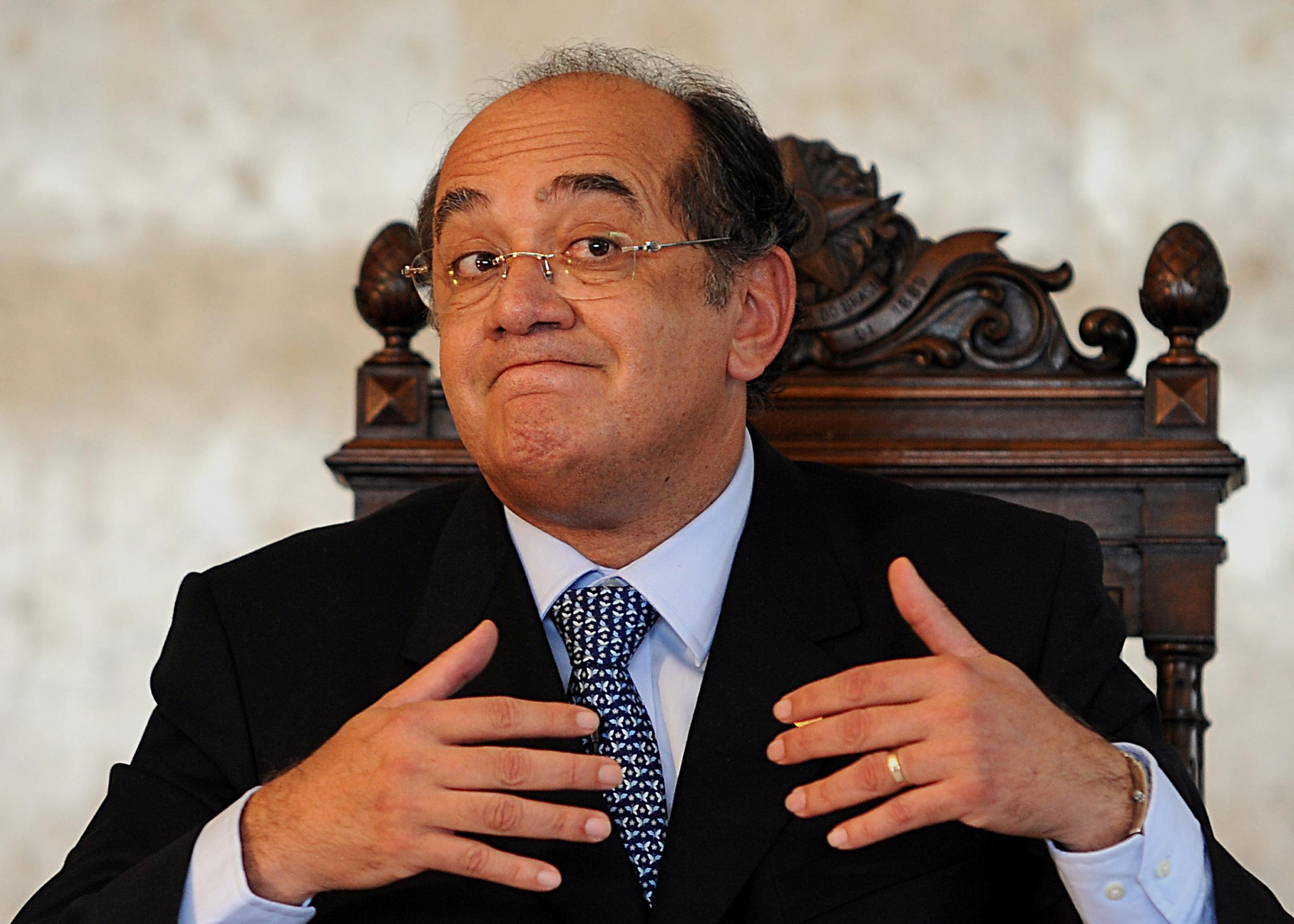 O ministro Gilmar Mendes, do Supremo Tribunal Federal (STF), fazendo careta e gesticulando