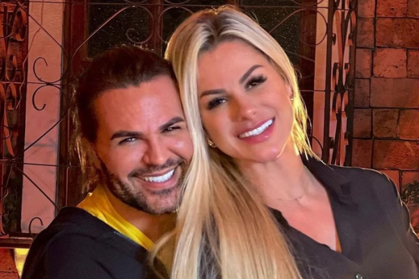 Quem é a esposa "submissa" que tem medo do bolsonarista Eduardo Costa