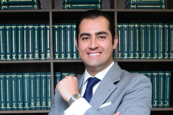 O que especialistas dizem sobre advogado de golpista que conversou com Cid
