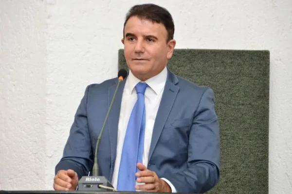 PF tenta prender prefeito de Palmas por vazamento de informações do STF