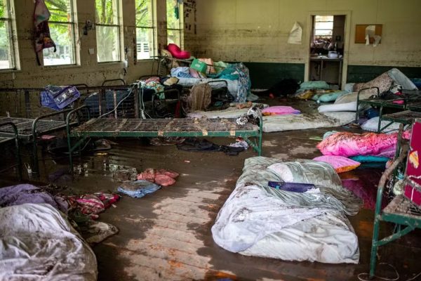 Acampamento de verão confirma mortes de 27 meninas após enchente no Texas