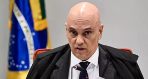 ministro do STF (Supremo Tribunal Federal) Alexandre de Moraes falando, sério