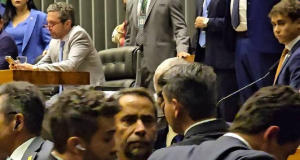 Tumulto no plenário