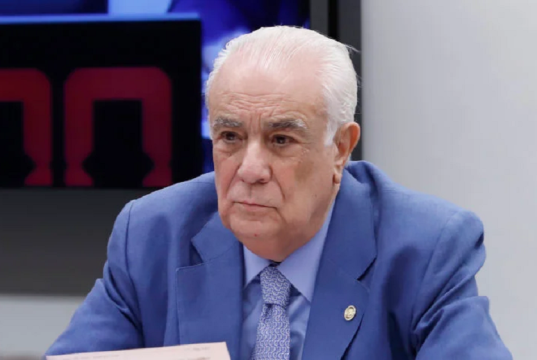 O deputado federal Antonio Carlos Rodrigues (PL-SP) com expressão assustada