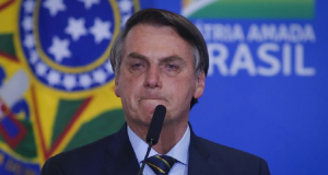 O ex-presidente Jair Bolsonaro (PL) chorando