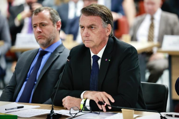 Como a imprensa internacional repercutiu o pedido de condenação de Bolsonaro