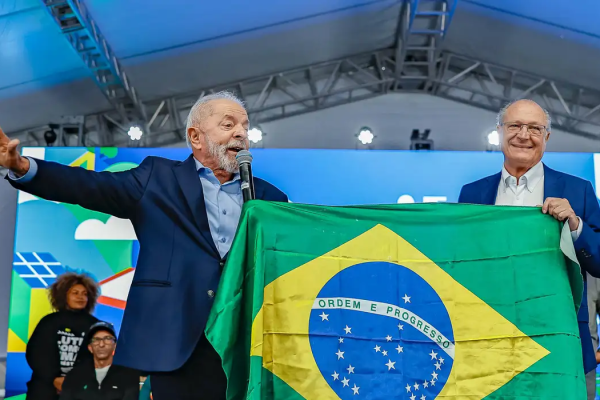 Ministros brasileiros autorizam reclamação contra EUA na OMC por tarifaço, diz Alckmin