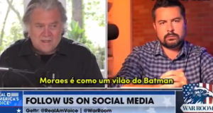 Steve Bannon entrevistando o jornalista Paulo Figueiredo