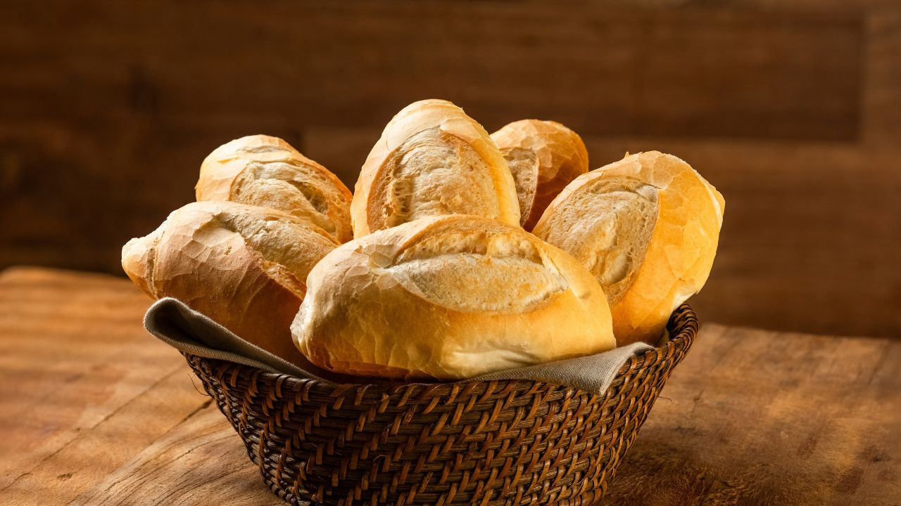 cesta de pão francês