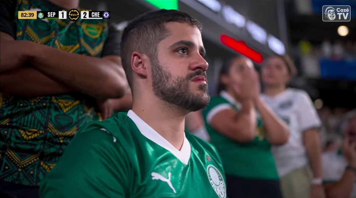 Torcedor do Palmeiras triste