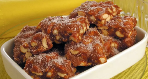 pote com vários doces pé de moça
