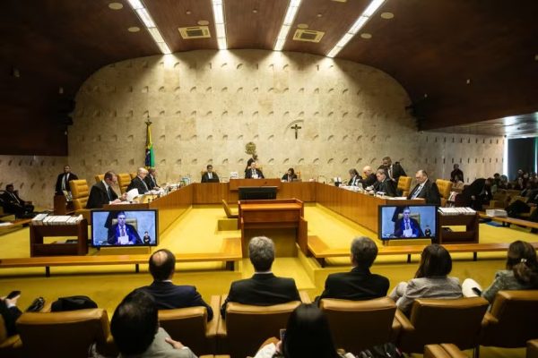 Ministros do STF veem "provas fartas" contra Bolsonaro em parecer da PGR