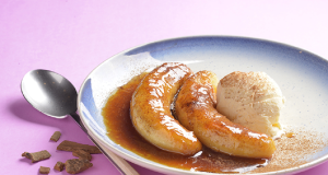 Banana caramelizada com canela