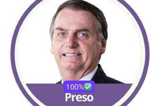 Meme com ex-presidente Jair Bolsonaro (PL)