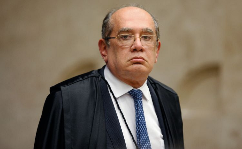 O ministro Gilmar Mendes, do Supremo Tribunal Federal (STF), com expressão séria e óculos