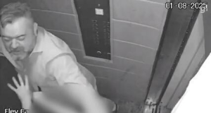 Cleber Lúcio Borges batendo em companheira dentro de elevador, com imagens em preto e branco