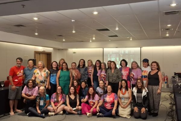 Federação reúne mais de 100 mulheres na Conferência Livre de Mulheres Fenae e Apcefs