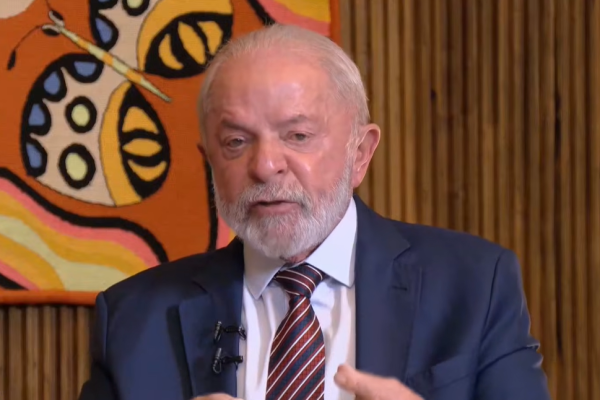 VÍDEO - Lula anuncia crédito de R$ 30 bi a empresas afetadas pelo tarifaço