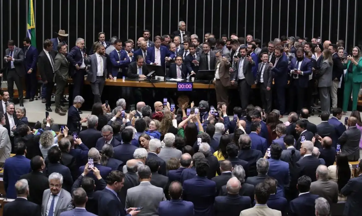 Tumulto durante motim de bolsonaristas na Câmara dos Deputados