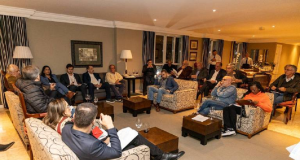 O grupo suprapartidário "Direitos Já! Fórum pela Democracia" em reunião