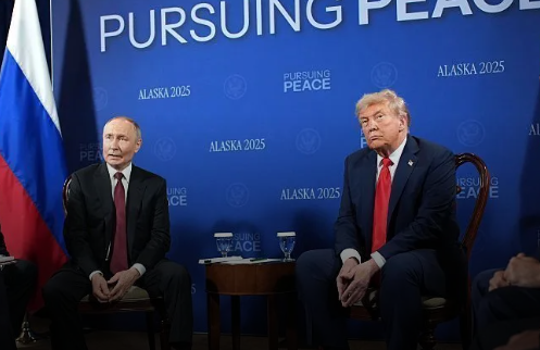 Wladimir Putin e Donald Trump, no Alasca. Foto: Reprodução