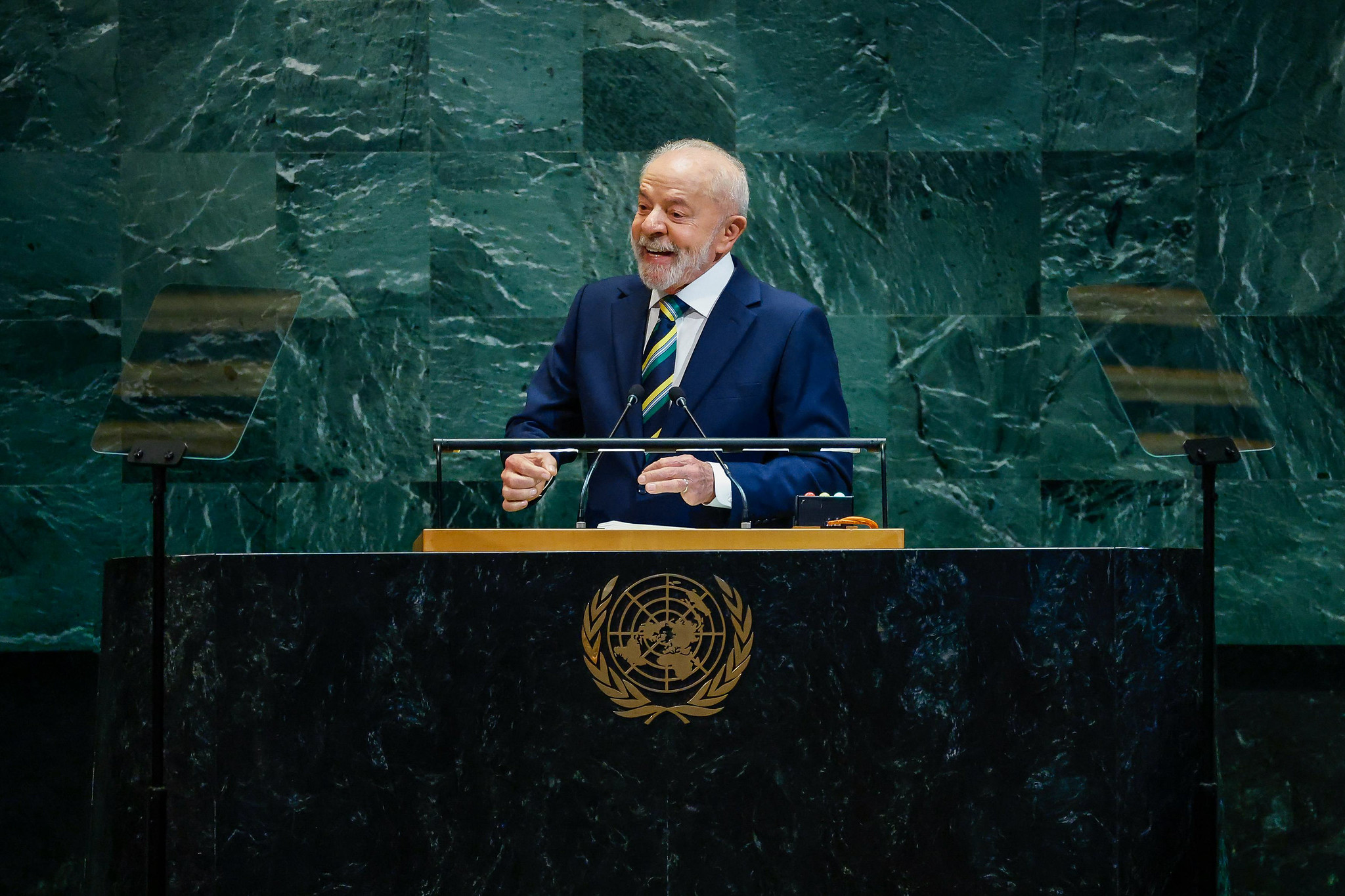 presidente Luiz Inácio Lula da Silva (PT) discursando sem olhar para a câmera