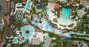 Parque aquático Thermas dos Laranjais, em Olímpia (SP) visto de cima, foto aérea