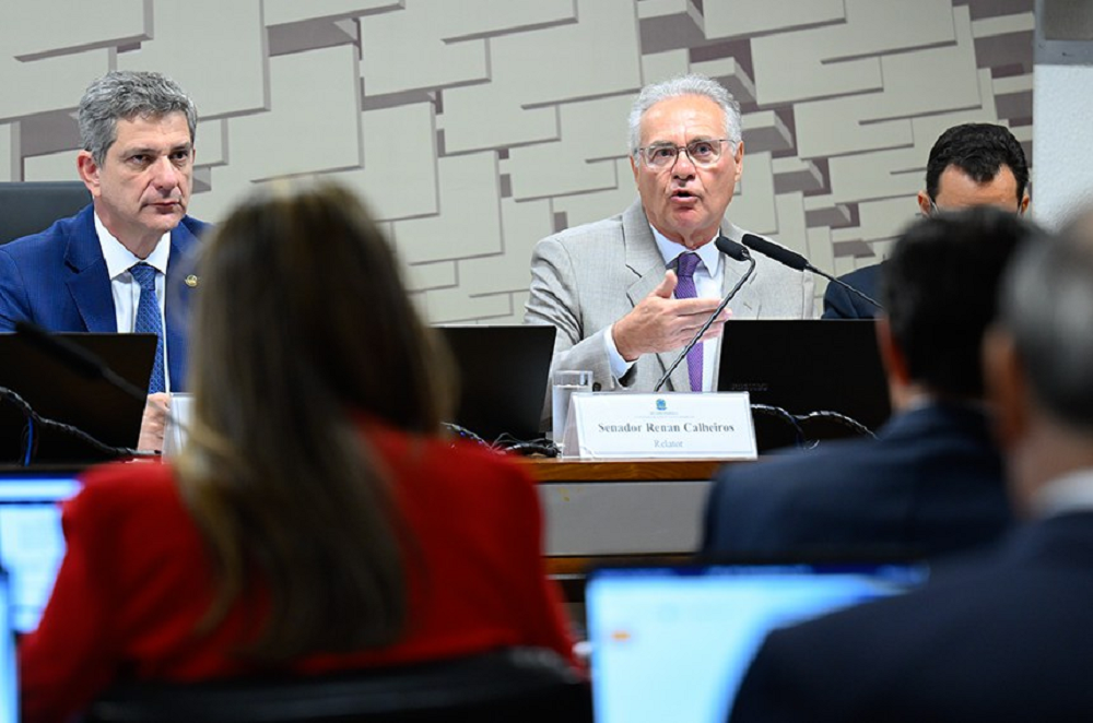 O presidente da CAE, senador Renan Calheiros (MDB-AL) 
