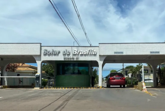 Entrada do condomínio Solar de Brasília