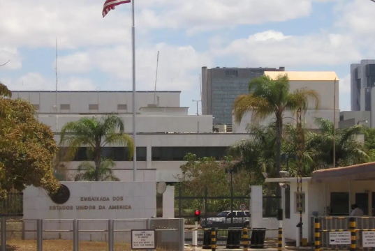 fachada da embaixada dos Estados Unidos no Brasil