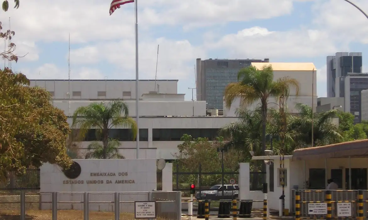 fachada da embaixada dos Estados Unidos no Brasil