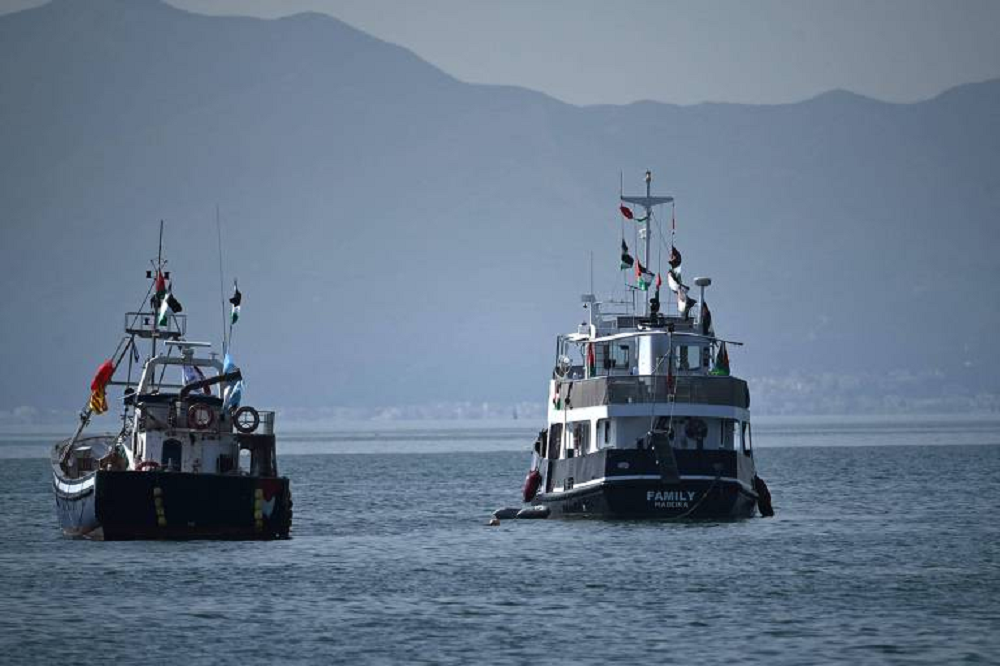 Barcos da Global Sumud Flotilla no porto de Sidi Bou Said, na Tunísia
